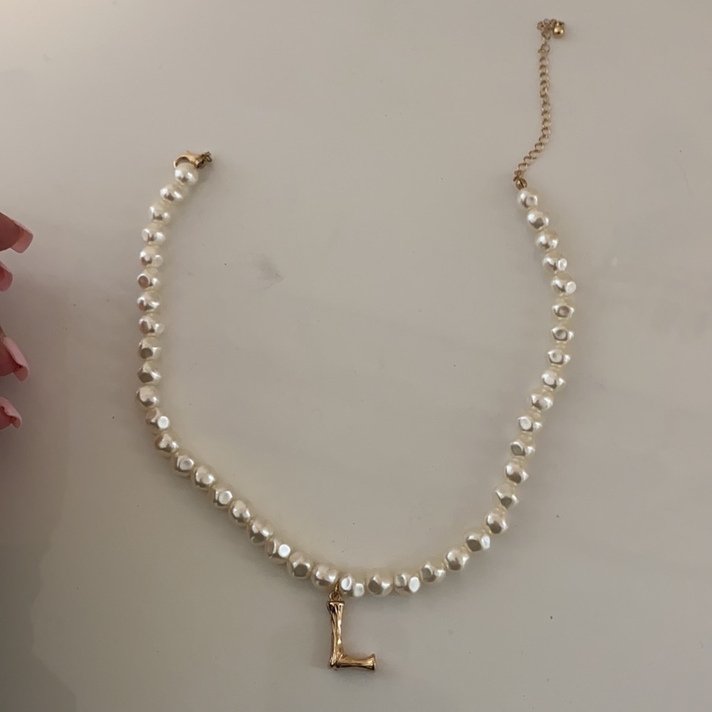 Pearl L necklace
